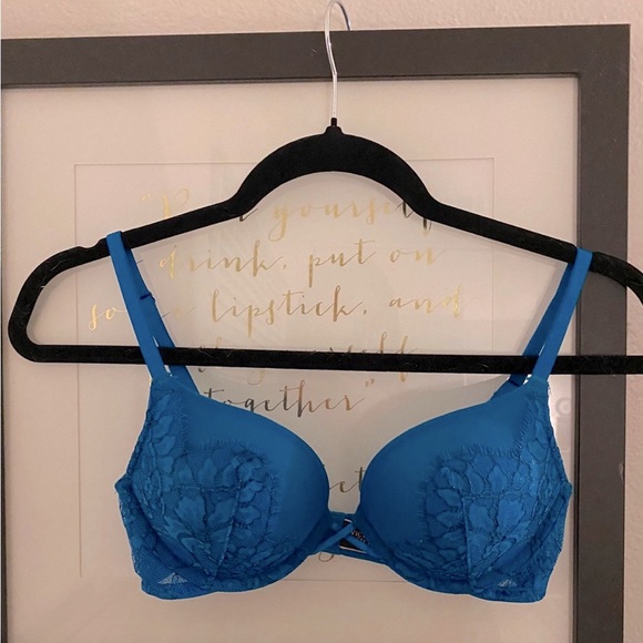 Victoria’s Secret 34A bra adds 2 cups - Picture 1 of 4